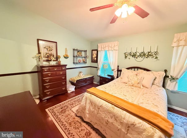 202 DOUGLAS COURT, WEST DEPTFORD, NJ 08086