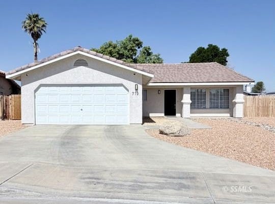 719 Pinon Ct, Ridgecrest, CA 93555