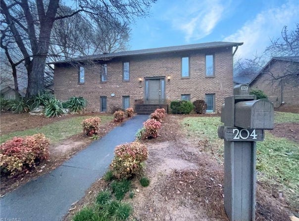 204 Barrington Place, Winston-Salem, NC 27104