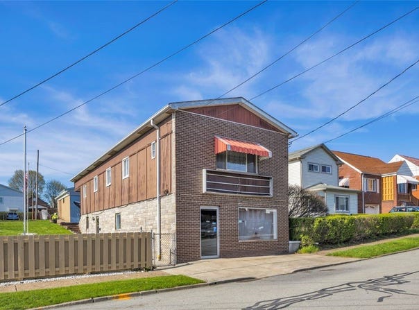 1009 9th Avenue, Brackenridge, PA 15014