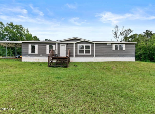 102 Warner Road, Poplarville, MS 39470