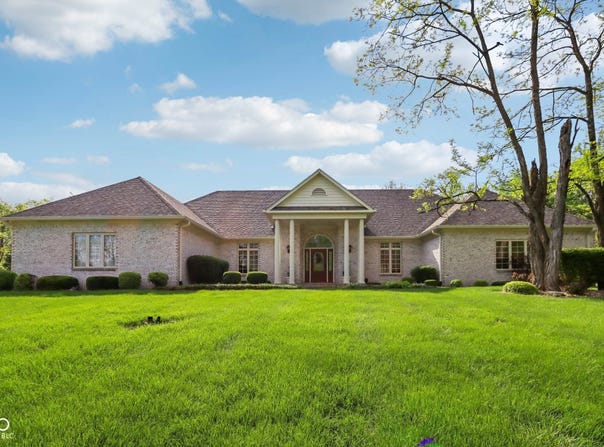 965 W Main Street, Greenwood, IN 46142