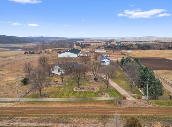 48381 277th St, Canton, SD 57013-5507