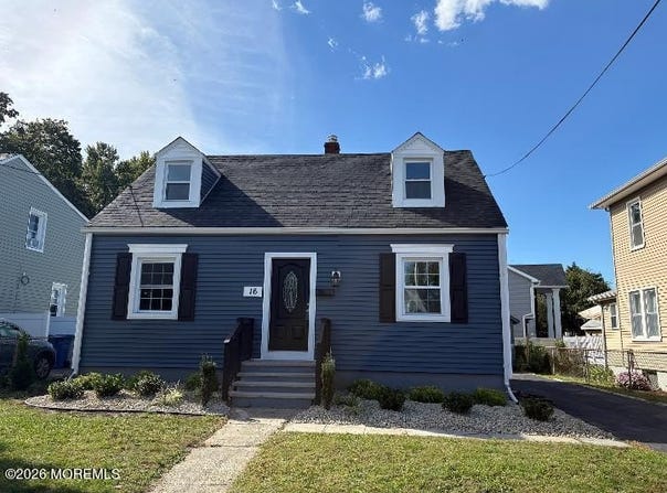 16 Oakwood Place, North Brunswick, NJ 08902