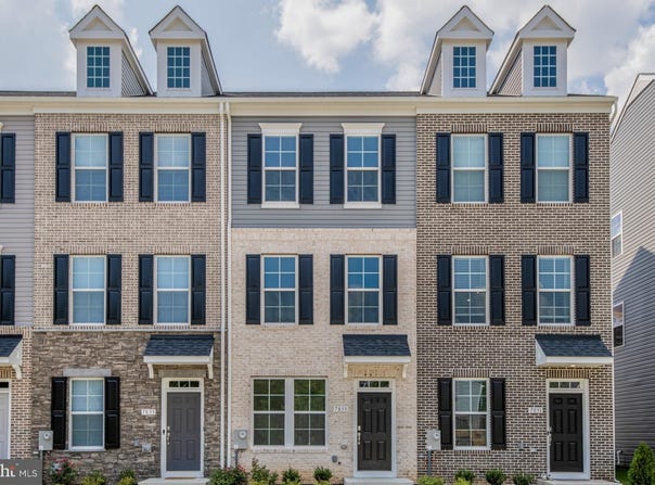 7833 PRESIDENTIAL PARKWAY, UPPER MARLBORO, MD 20774