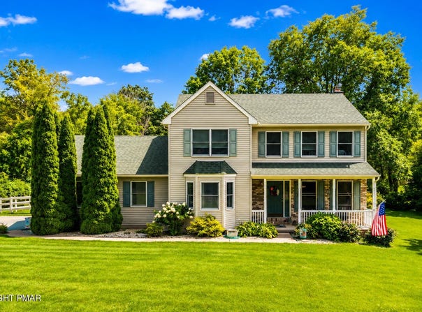 4006 Crest View Drive, Stroudsburg, PA 18360