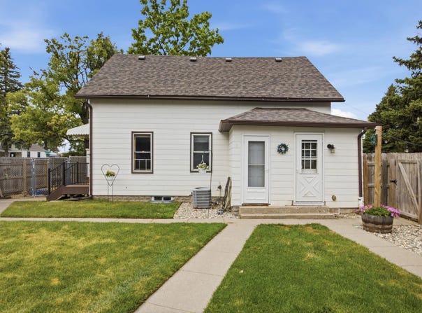 1502 2nd Avenue N, Moorhead, MN 56560