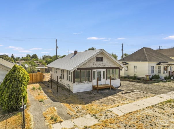 212 8th Ave S, Buhl, ID 83316-1323