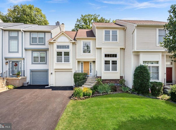 6537 PALISADES Drive, CENTREVILLE, VA 20121