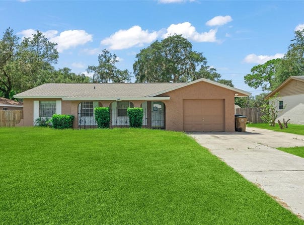 635 VINCENT DRIVE, MOUNT DORA, FL 32757