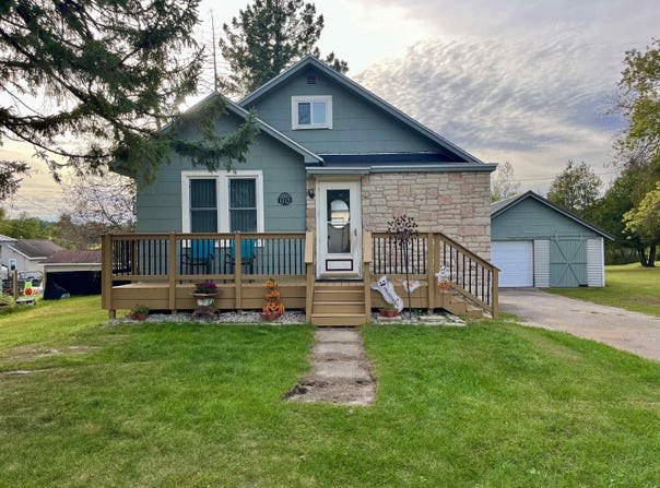 1115 DIVISION Street, WAUSAUKEE, WI 54177