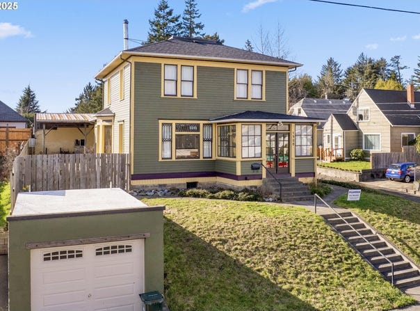 1508 UNION AVE, North Bend, OR 97459