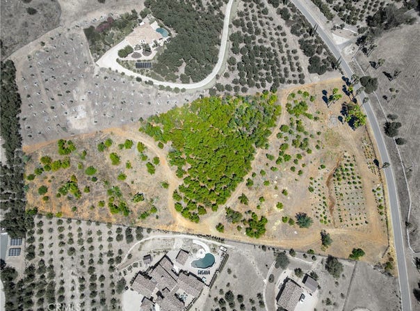 Via Vaquero, Temecula, CA 92590