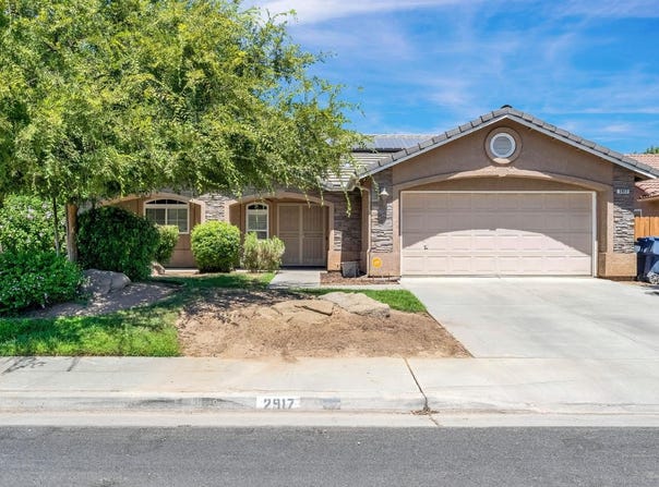 2917 Eagle Way, Madera, CA 93637