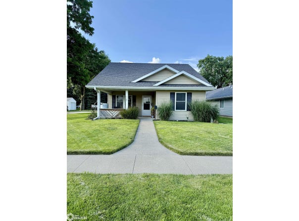 1107 B Avenue W, Oskaloosa, IA 52577