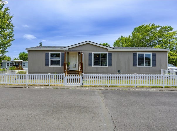 1415 S BERTELSEN RD, Eugene, OR 97402
