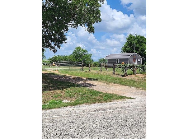 5279 Farm To Market Road 2762, Flatonia, TX 78941