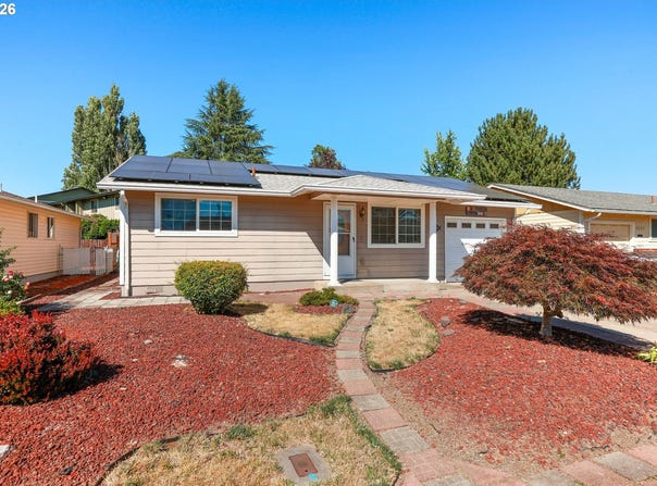 2247 OREGON Ct, Woodburn, OR 97071