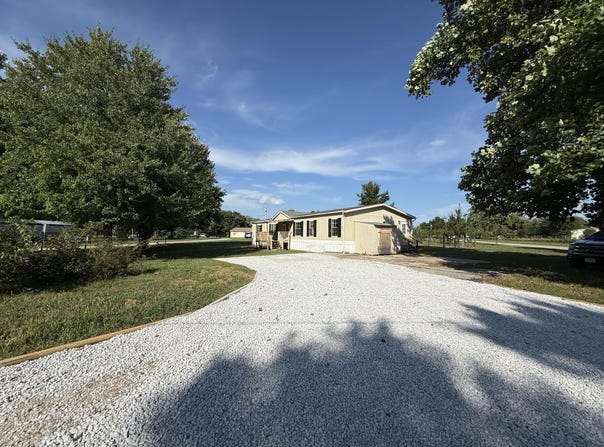 204 Pin Oak Lane, Billings, MO 65610