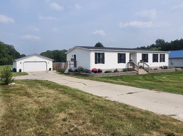 4263 S Sheridan Road, Sheridan, MI 48884