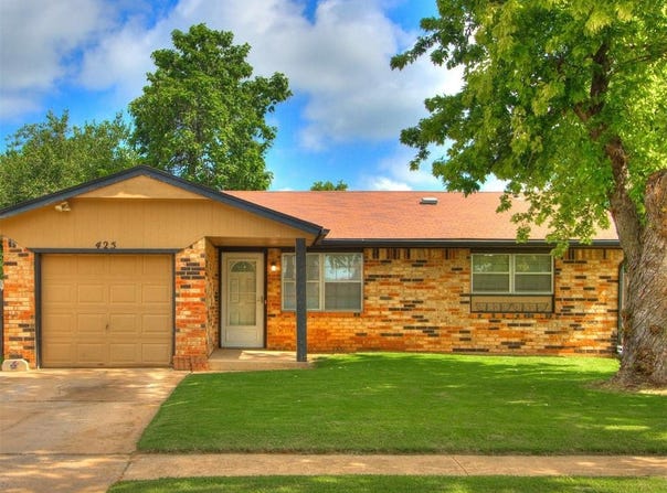 425 W Linden Drive, Mustang, OK 73064
