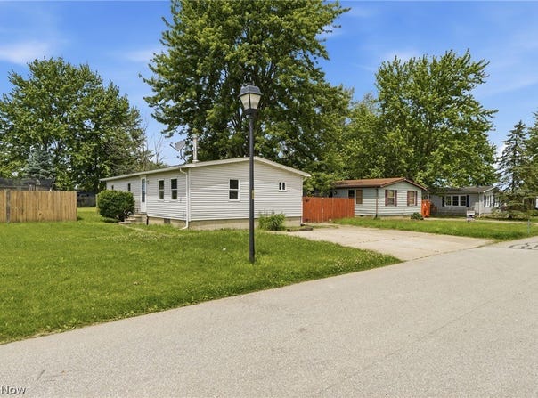 490 Arabian Court, LaGrange, OH 44050
