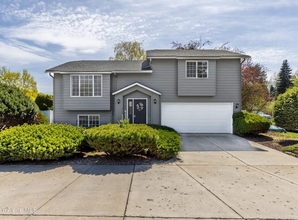 1012 E Miles Ave, Hayden, ID 83835