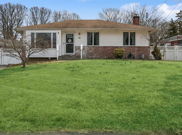 10 Bass Court, Huntington, NY 11743