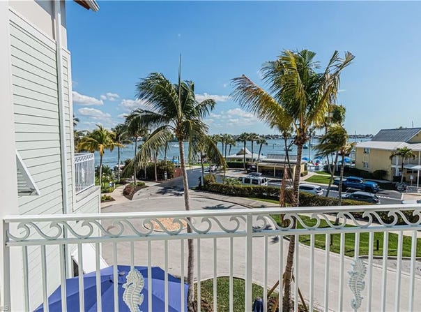 1001 10th Ave S, NAPLES, FL 34102