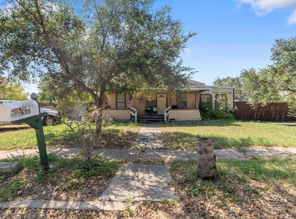 635 Fetick, TAFT, TX 78390