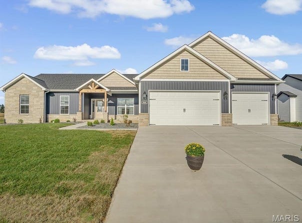 484 Hayden Drive, Waterloo, IL 62298