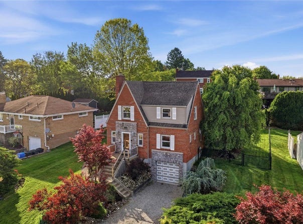627 Greenlee Rd, Whitehall, PA 15227
