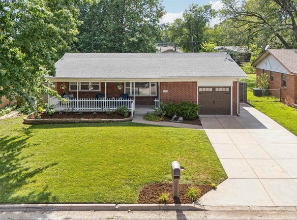1227 N Derby Ave, Derby, KS 67037