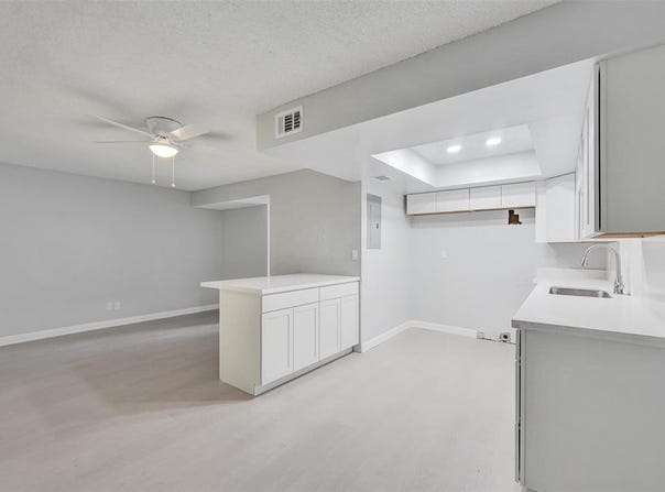 9 Madrid Ln, Fort Lauderdale, FL 33324
