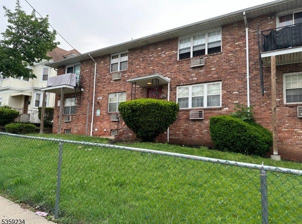 180 Highland Ave, Clifton City, NJ 07011-2085