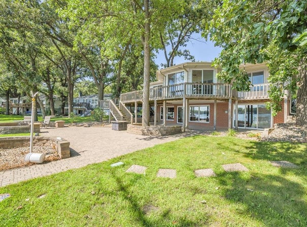 505 Oak Street, Arnolds Park, IA 51331