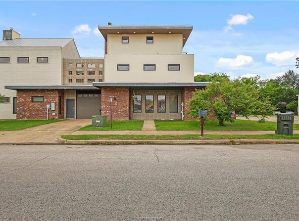 213 North Houston Avenue, Bryan, TX 77803
