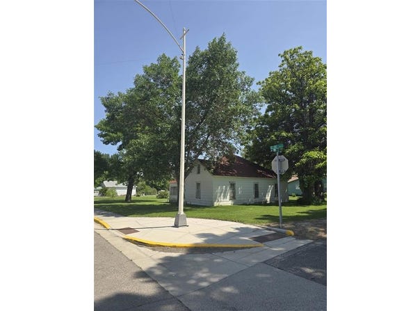 717 W C St, Basin, WY 82410