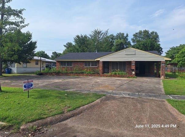 327 Oakhurst, Clarksdale, MS 38614