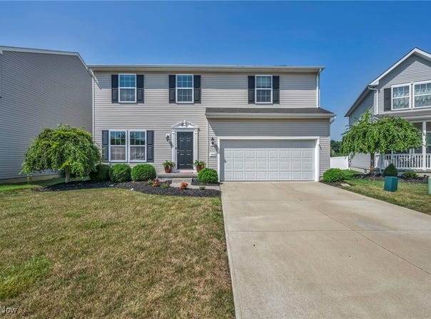 9008 MORGAN CIRCLE, NORTH RIDGEVILLE, OH 44039