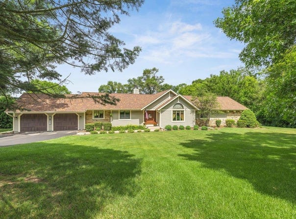 12828 Menominee, ROSCOE, IL 61073