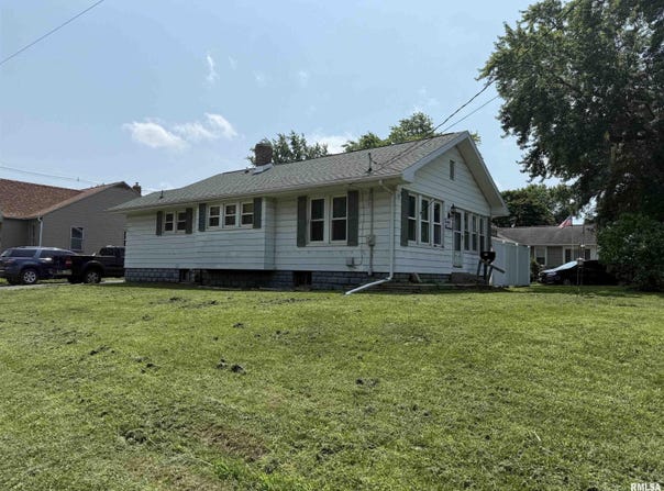 1200 SUMMER Street, Pekin, IL 61554