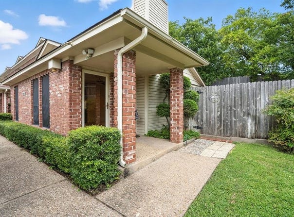3141 Sappington Place, Fort Worth, TX 76116