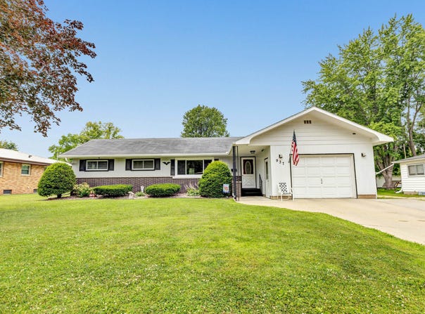 937 S Maiden Ln, Shawano, WI 54166