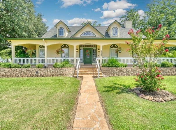 14956 Snoe Road, Willis, TX 77318