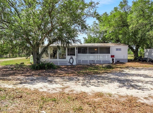 23715 Tinas Lane, Fort Myers, FL 33913