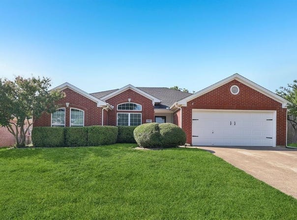 1708 Crestmeadow Lane, Mansfield, TX 76063