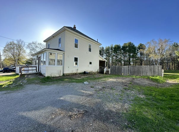 11 Maple Street, Milo, ME 04463