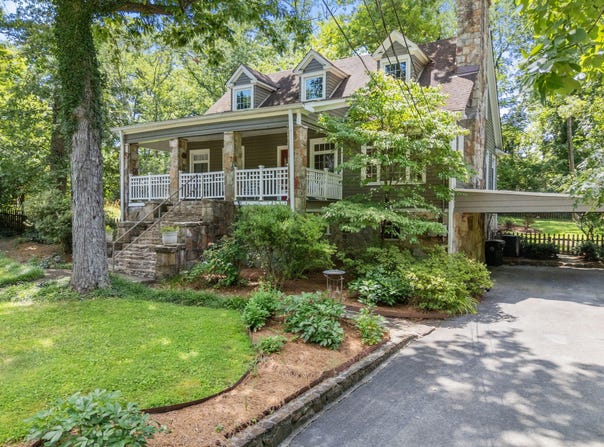 608 Texas Avenue, Signal Mountain, TN 37377