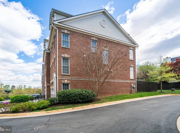 2082 HUTCHISON GROVE COURT, FALLS CHURCH, VA 22043